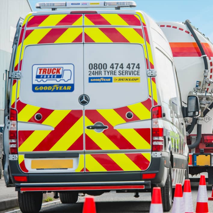 ServiceLine24h di Goodyear per rimetterti in marcia velocemente dopo un incidente dovuto a pneumatici per autocarri