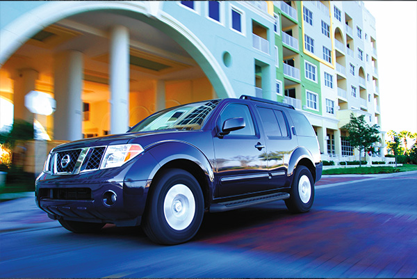 Nissan auf Goodyear-Reifen