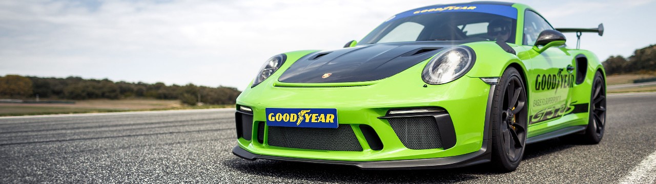 Porsche auf Goodyear-Reifen