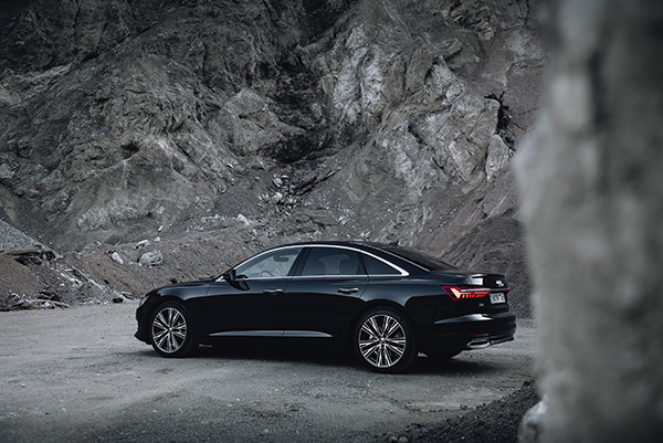 Ein Audi A6 mit Goodyear-Reifen