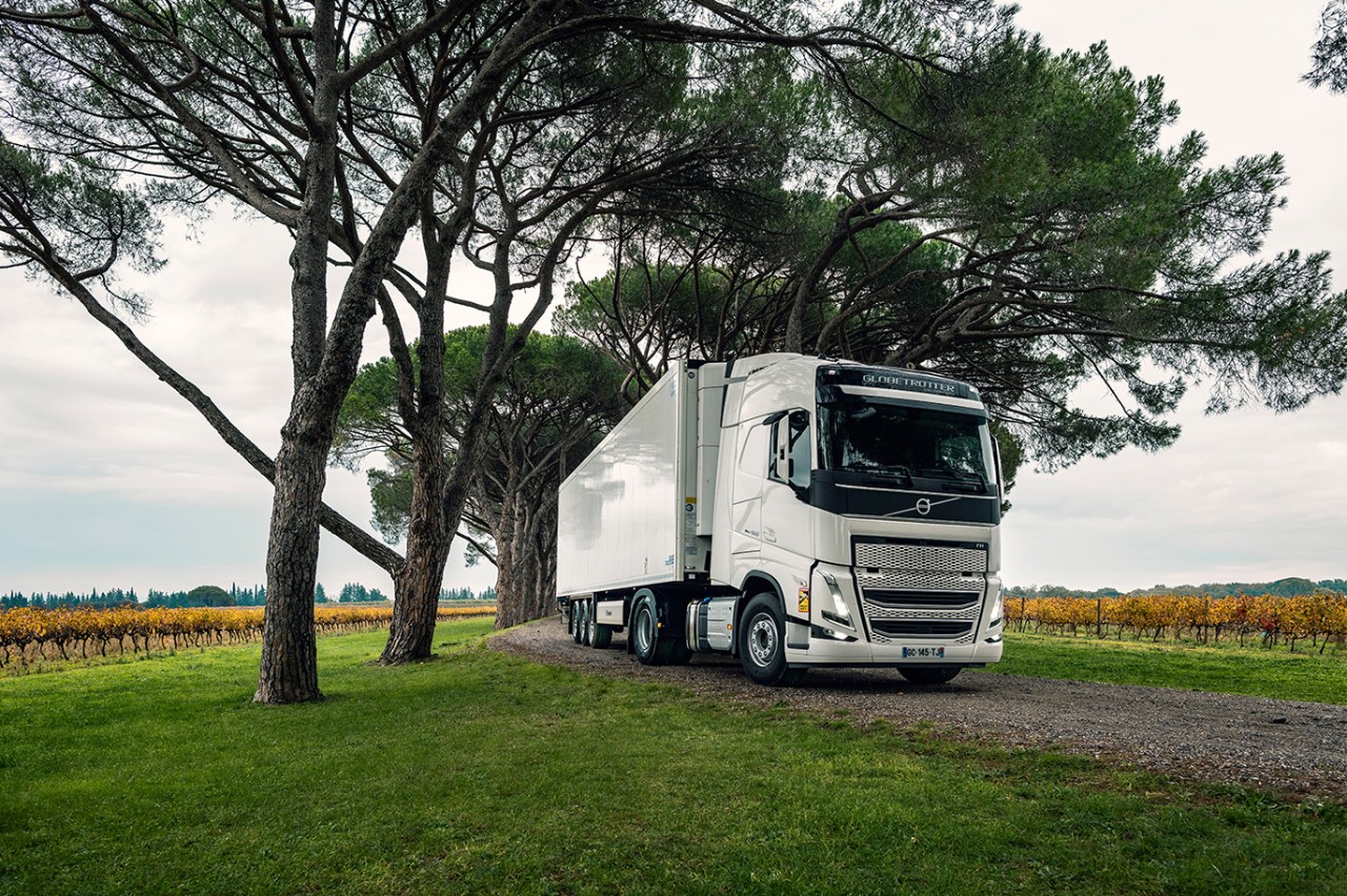Truck driving through the countryside using Goodyear EQMAX and EQMAX ULTRA Tyres