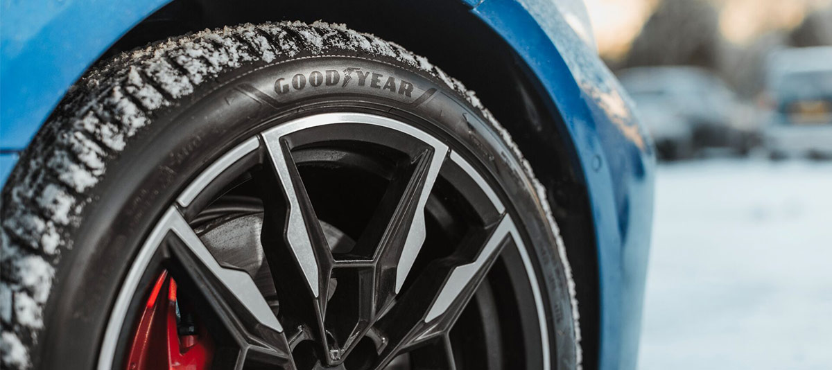 Neumático Goodyear UltraGrip Performance 3