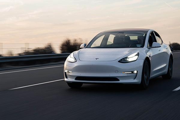 Tesla sugli pneumatici Goodyear